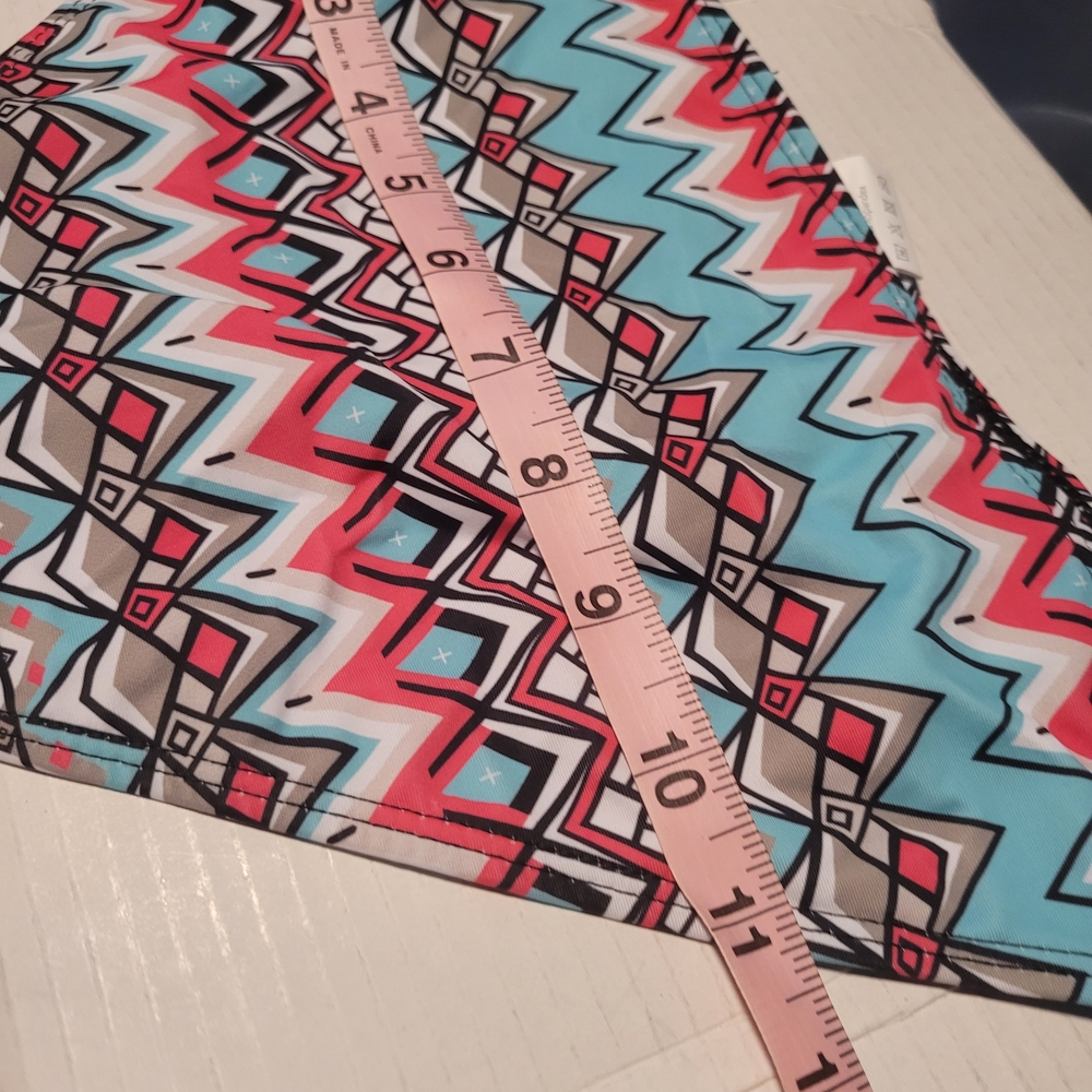 Geometric Patterned Bikini Set - Picture 8 of 9
